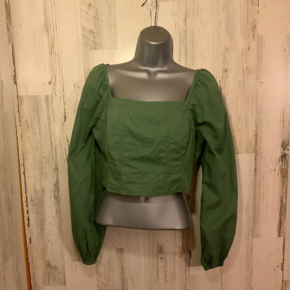 American Eagle Outfitters Tops - Cropped Top